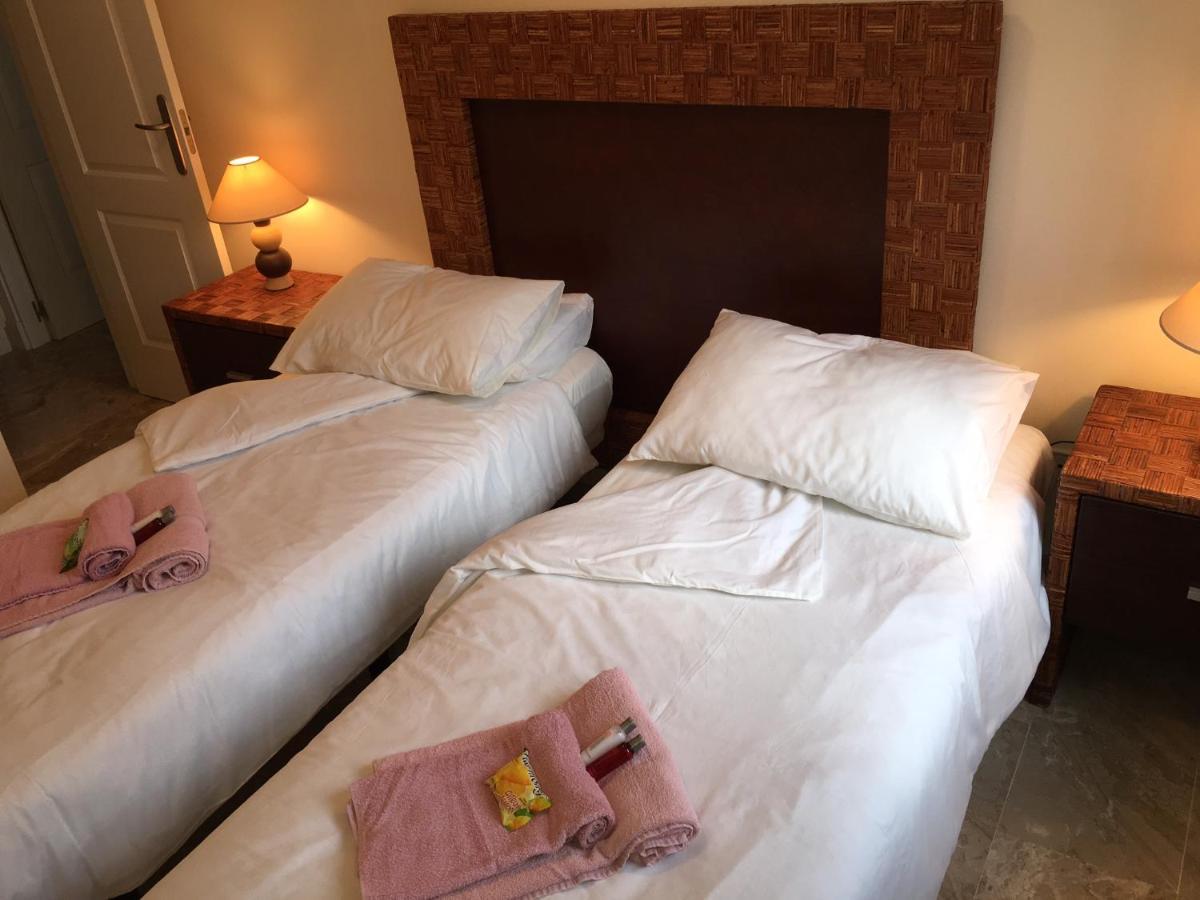 Luxury 2-Bedrooms & Bathrooms Estepona Apartment Exteriör bild